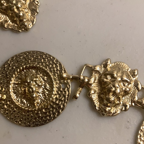 Tiger medallions gold tone metal quality belt main image 4